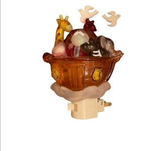 Host Pick Noah’s Ark Kid’s Nightlight
